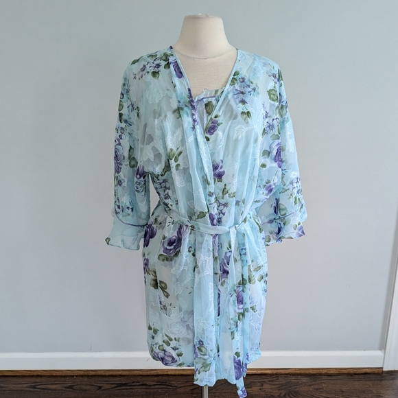 Secret Treasures Other - NEW Women's Vintage Secret Treasures Tank And Robe Silky Set Large
